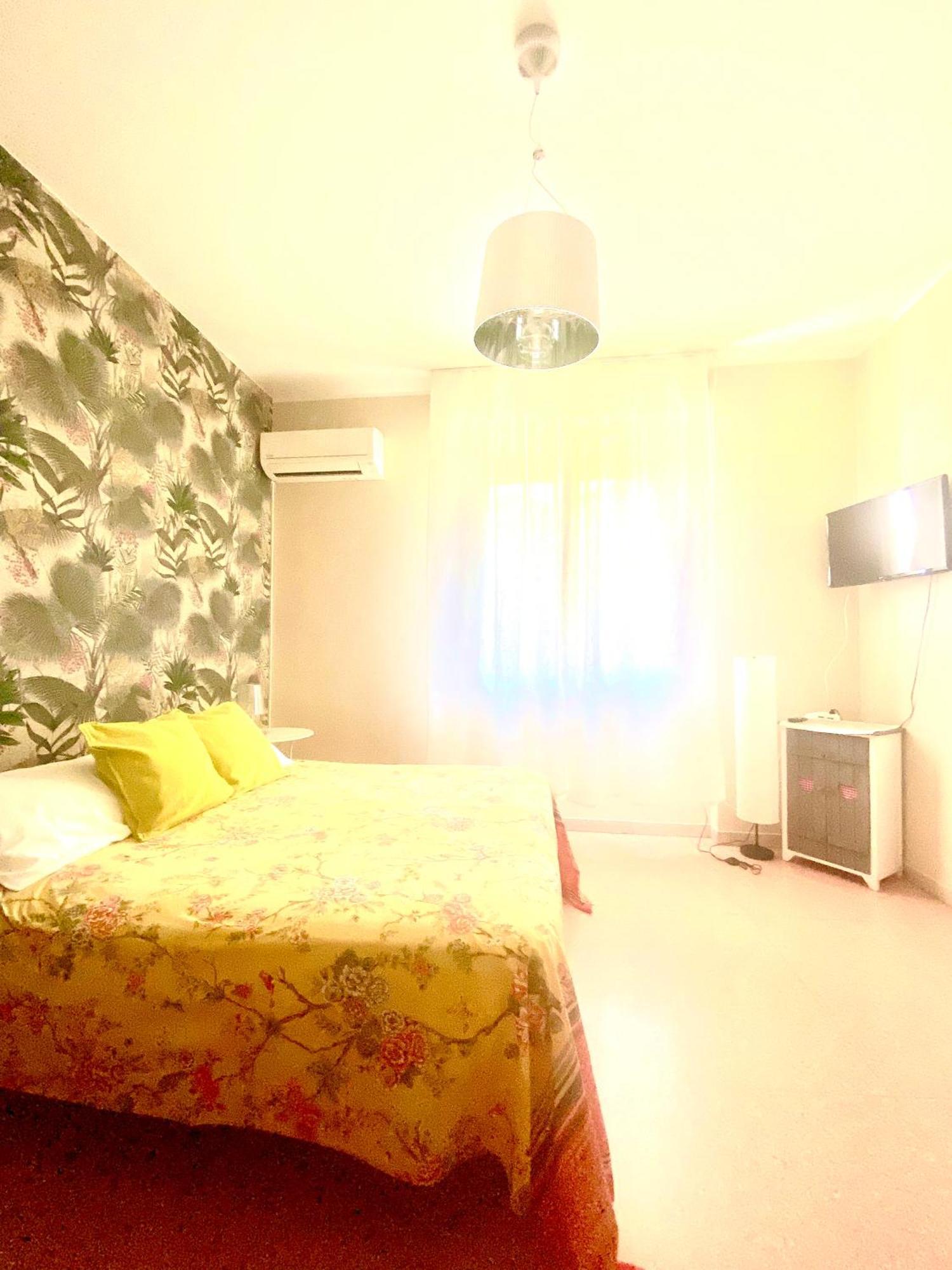 Bed&Breakfast A Bologna Bagian luar foto
